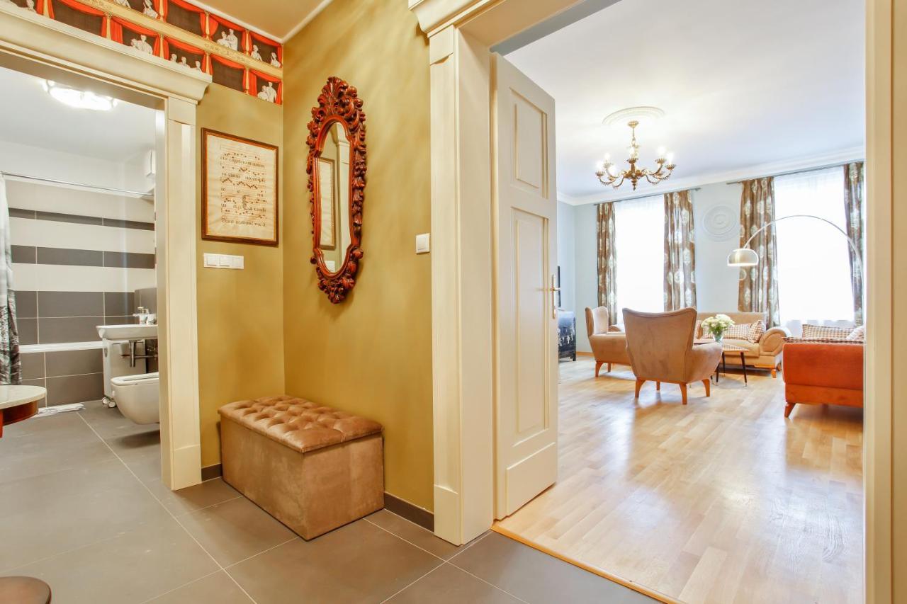 Newly Opened, Designer Opera Apartmán